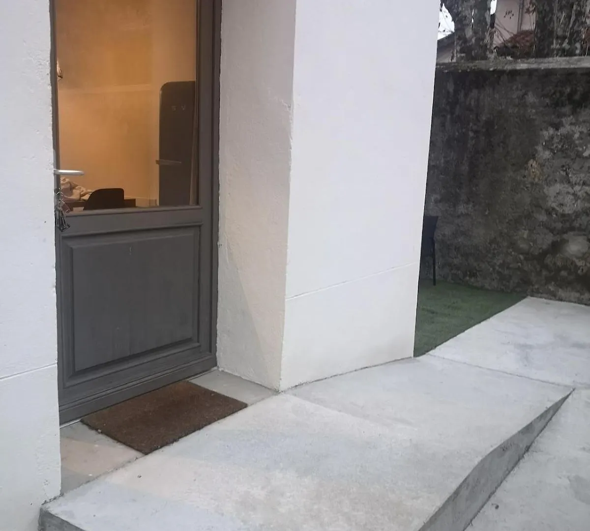 Appartement Cosy Sur Condrieu 0*,